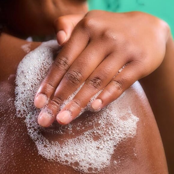 Tree Hut Merry Mint Self-Care Bundle – Scrub, Wash, Mist & Lip Butter (4 Items) - Picture 7 of 14